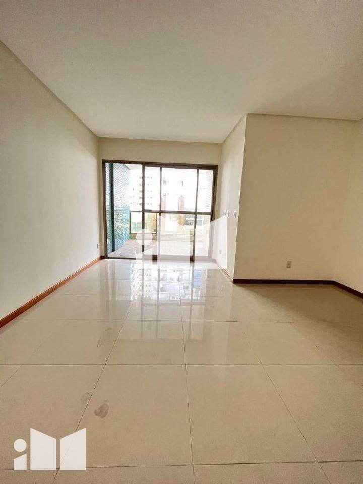 Apartamento à venda com 3 quartos, 110m² - Foto 4