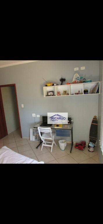 Sobrado à venda com 3 quartos, 209m² - Foto 13