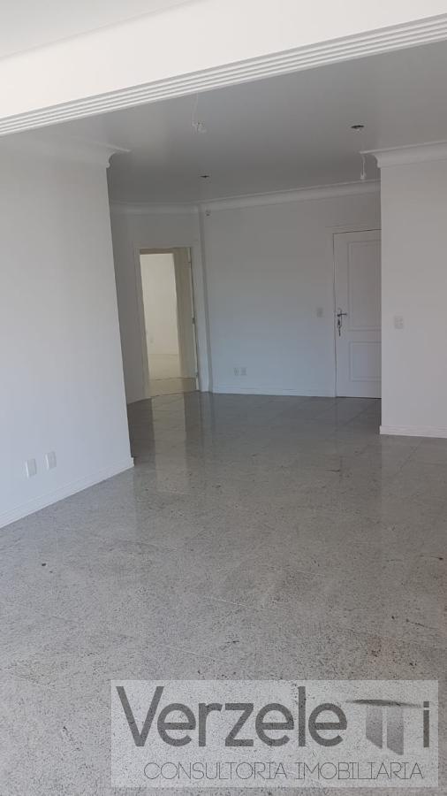 Apartamento à venda com 3 quartos, 151m² - Foto 13