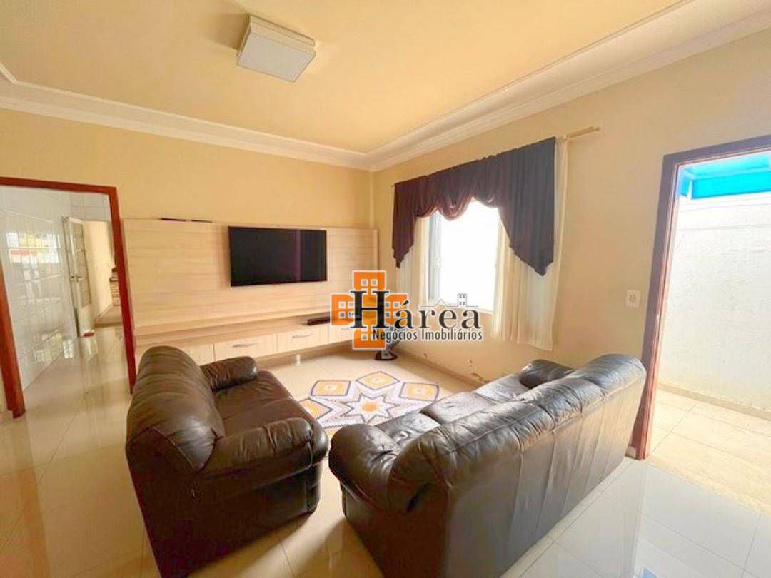 Casa à venda com 2 quartos, 280m² - Foto 2