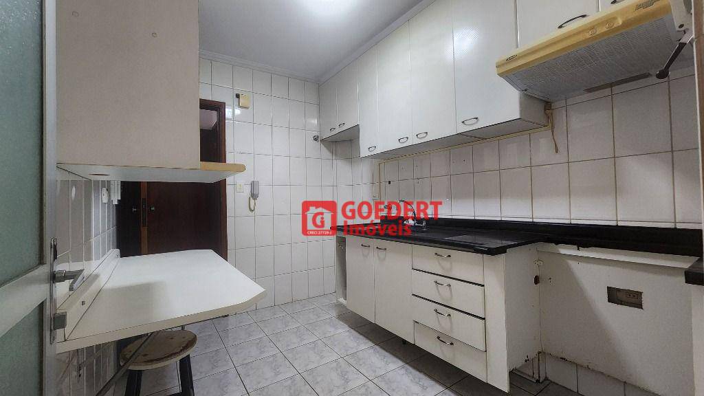 Apartamento para alugar com 3 quartos, 76m² - Foto 9