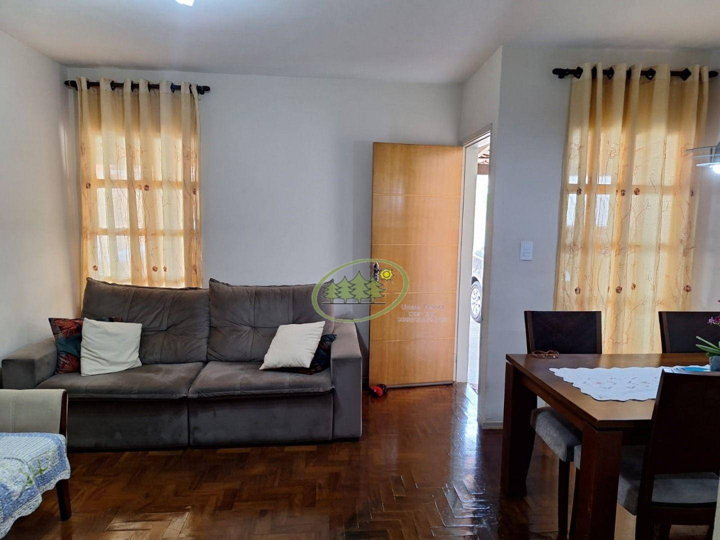 Casa à venda com 3 quartos, 80m² - Foto 1