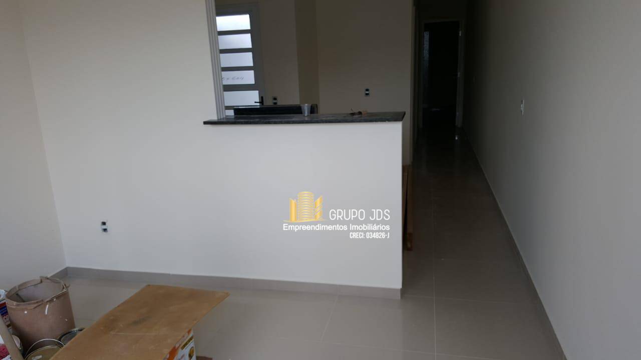 Casa à venda com 2 quartos, 50m² - Foto 2