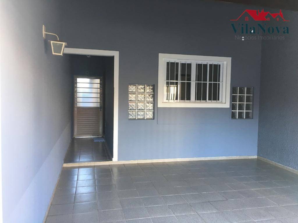 Casa à venda com 3 quartos, 120m² - Foto 1