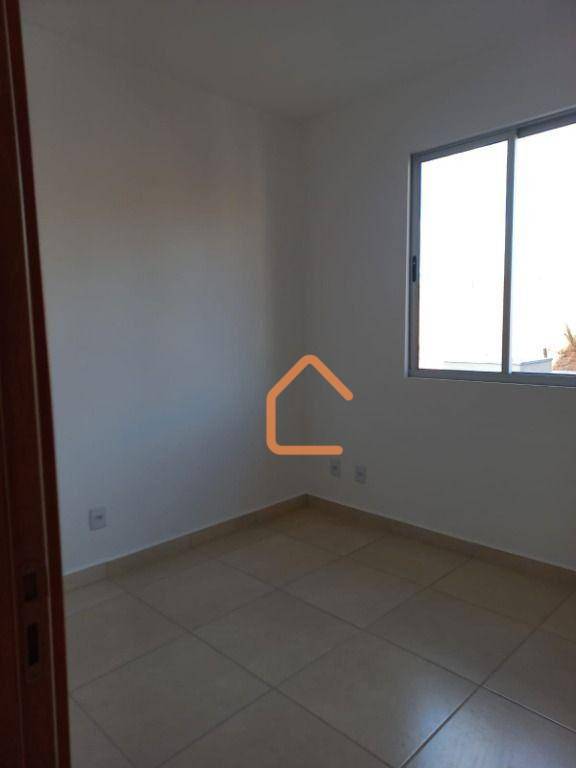 Apartamento à venda com 2 quartos, 64m² - Foto 5