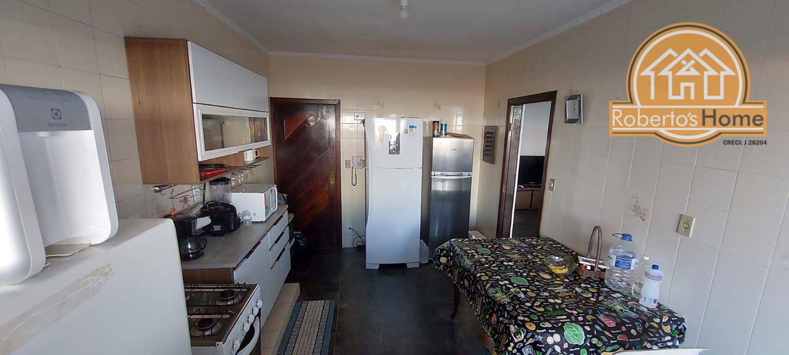 Apartamento à venda com 3 quartos, 168m² - Foto 2