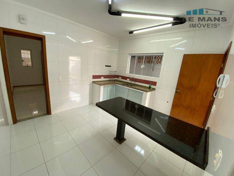 Casa à venda com 2 quartos, 91m² - Foto 1