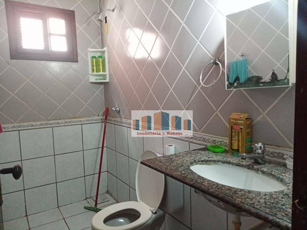 Casa à venda com 3 quartos, 130m² - Foto 2