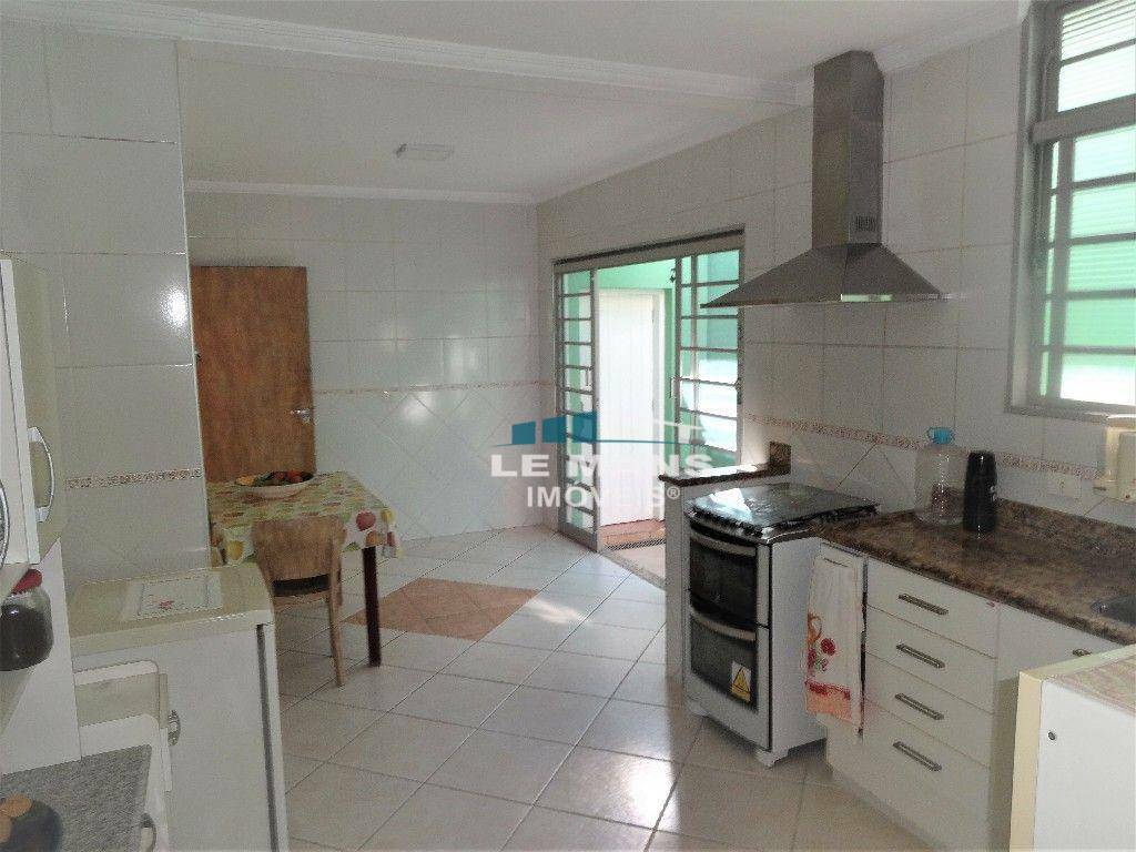 Casa à venda com 3 quartos, 183m² - Foto 26