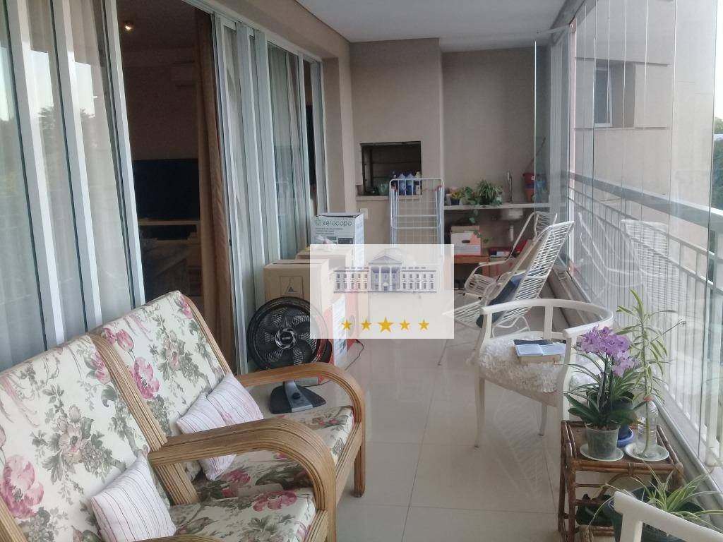 Apartamento à venda com 3 quartos, 192m² - Foto 4