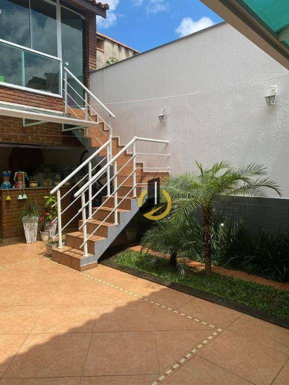 Casa à venda com 3 quartos, 380m² - Foto 30