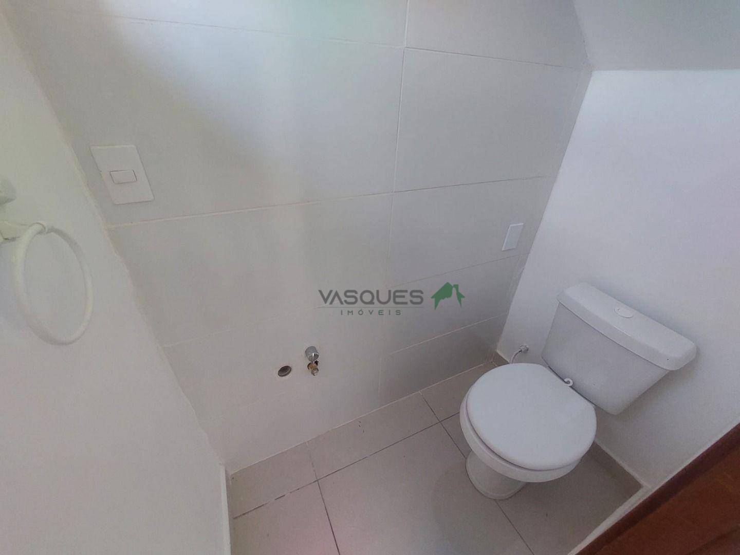 Casa para alugar com 2 quartos, 100m² - Foto 4