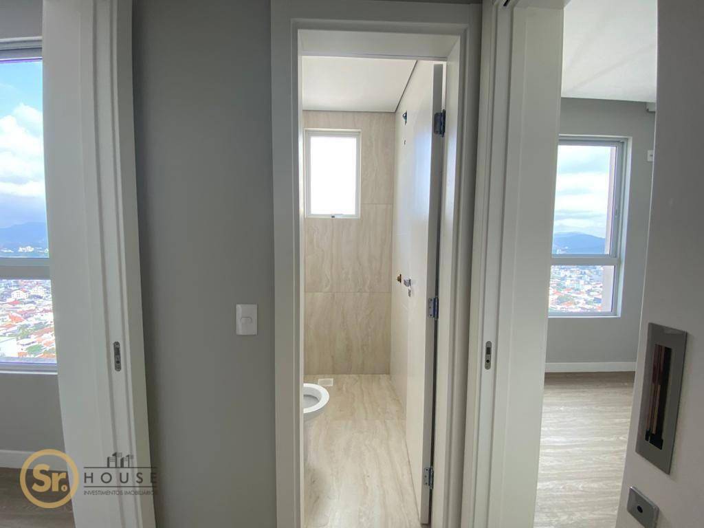 Apartamento à venda com 4 quartos, 143m² - Foto 13