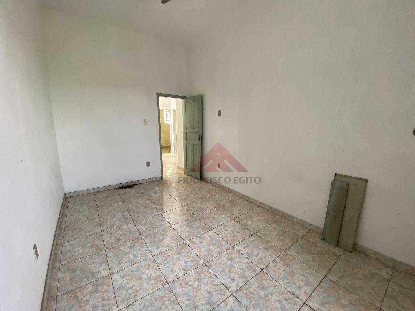 Casa à venda com 3 quartos, 130m² - Foto 11
