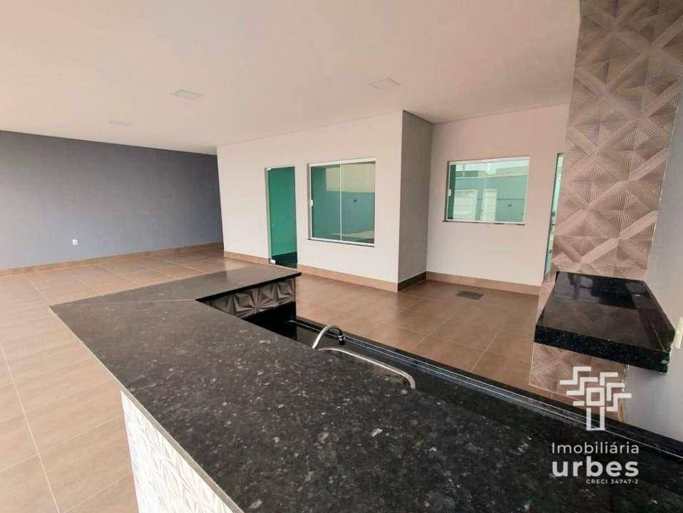 Casa à venda com 3 quartos, 150m² - Foto 1