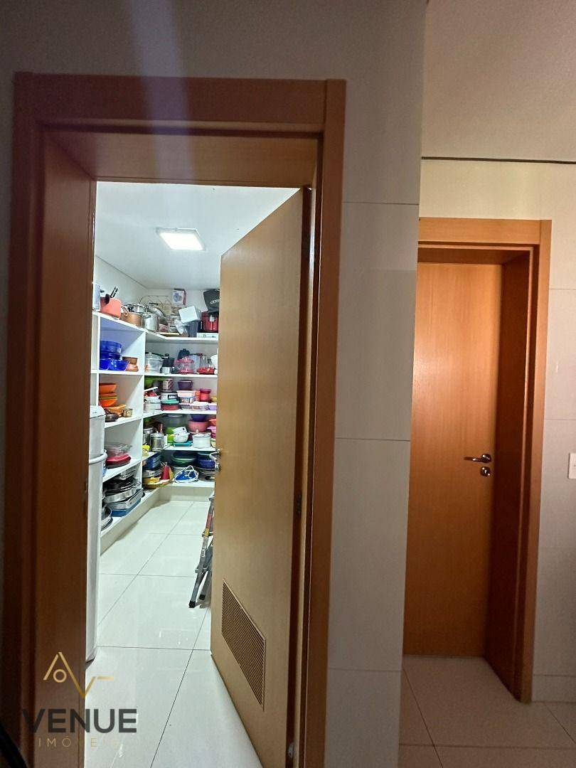 Apartamento à venda com 3 quartos, 193m² - Foto 18