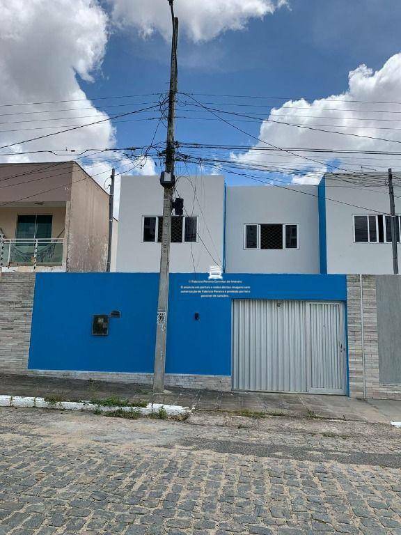 Casa à venda com 3 quartos, 112m² - Foto 1