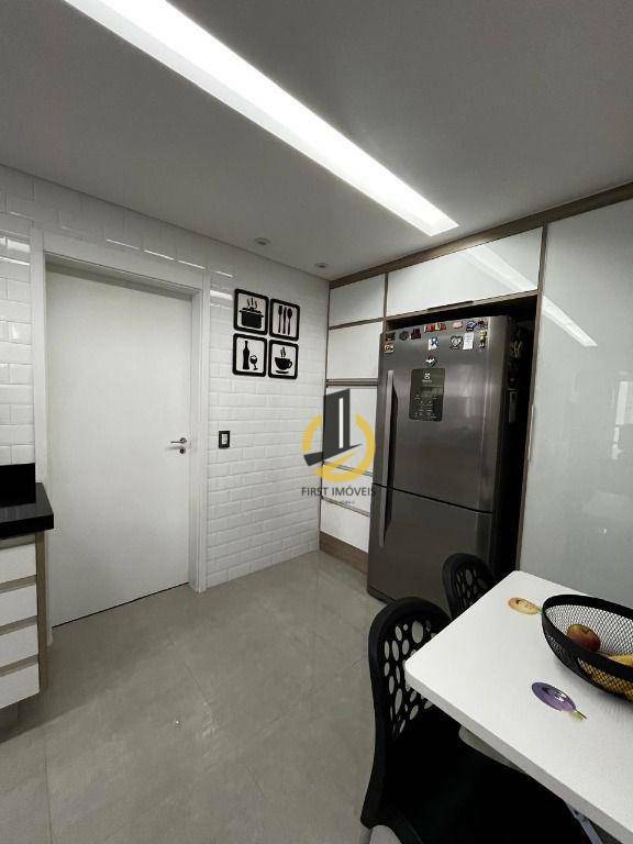 Apartamento à venda com 3 quartos, 147m² - Foto 10