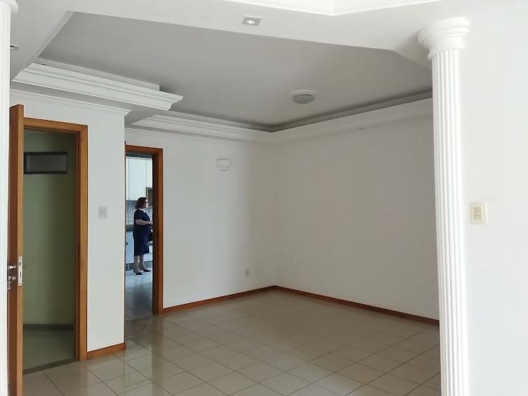 Apartamento à venda com 4 quartos, 136m² - Foto 29