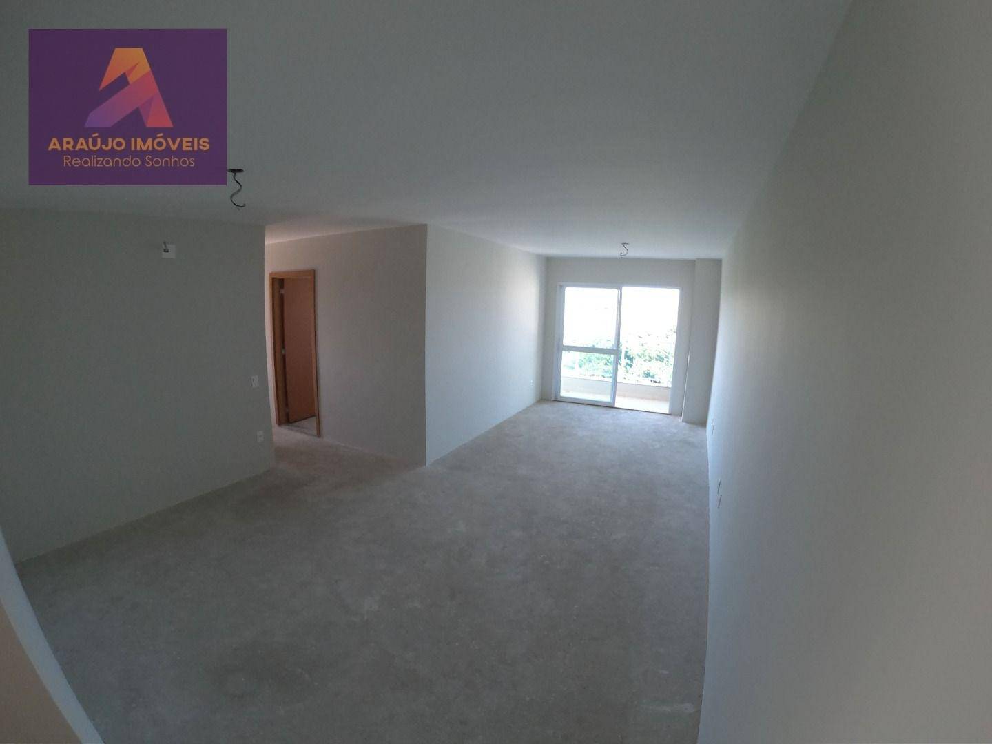 Apartamento à venda com 3 quartos, 104m² - Foto 1