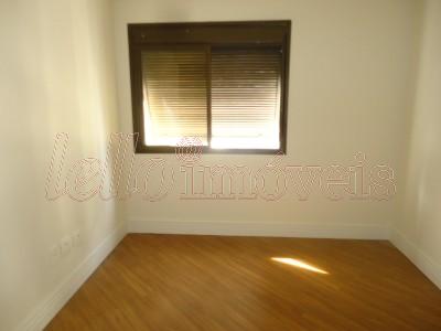 Apartamento para alugar com 3 quartos, 130m² - Foto 13