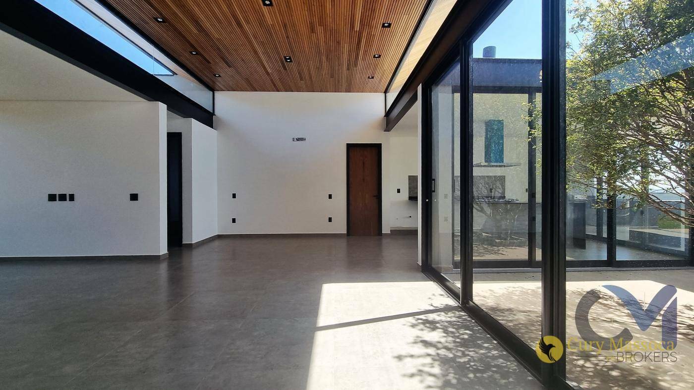 Casa de Condomínio à venda com 4 quartos, 295m² - Foto 4