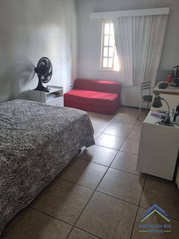 Casa de Condomínio à venda com 4 quartos, 263m² - Foto 16