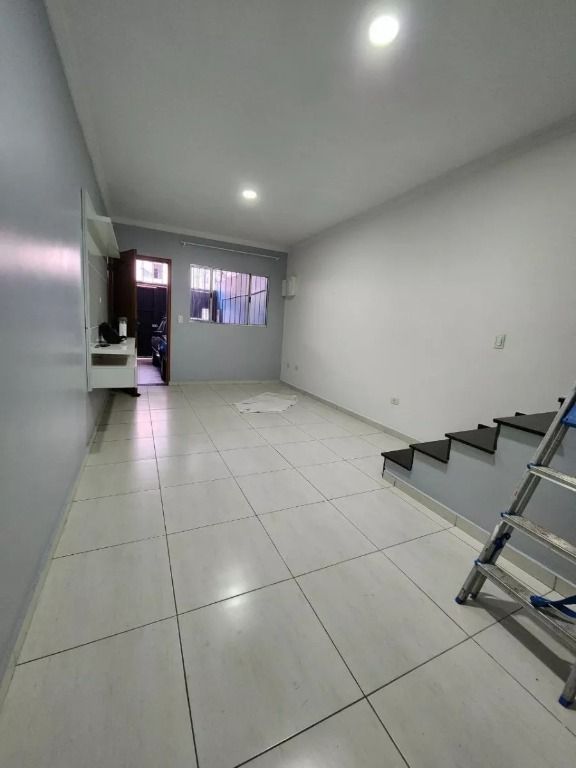 Sobrado à venda com 2 quartos, 69m² - Foto 3