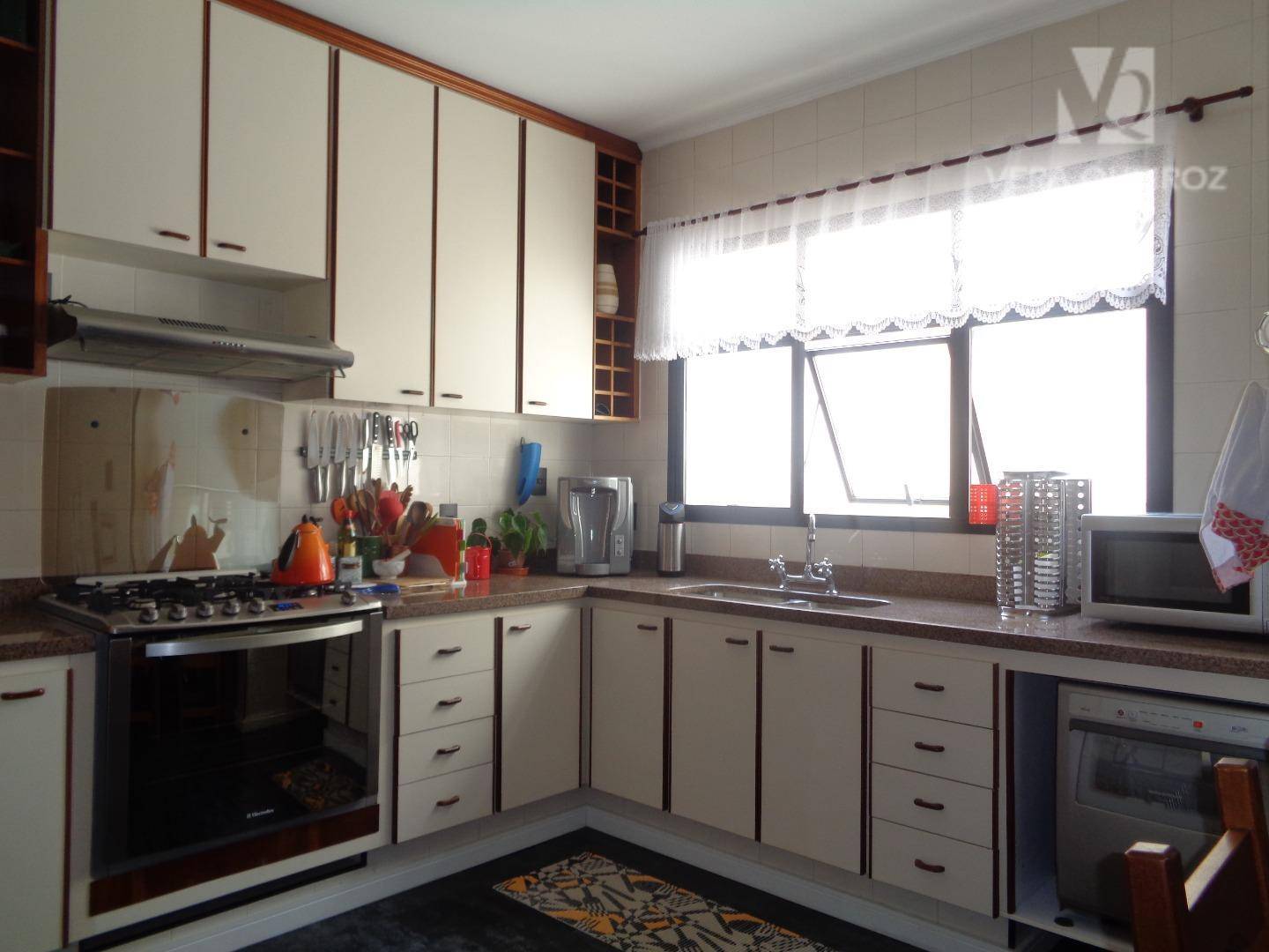 Apartamento à venda com 3 quartos, 138m² - Foto 19