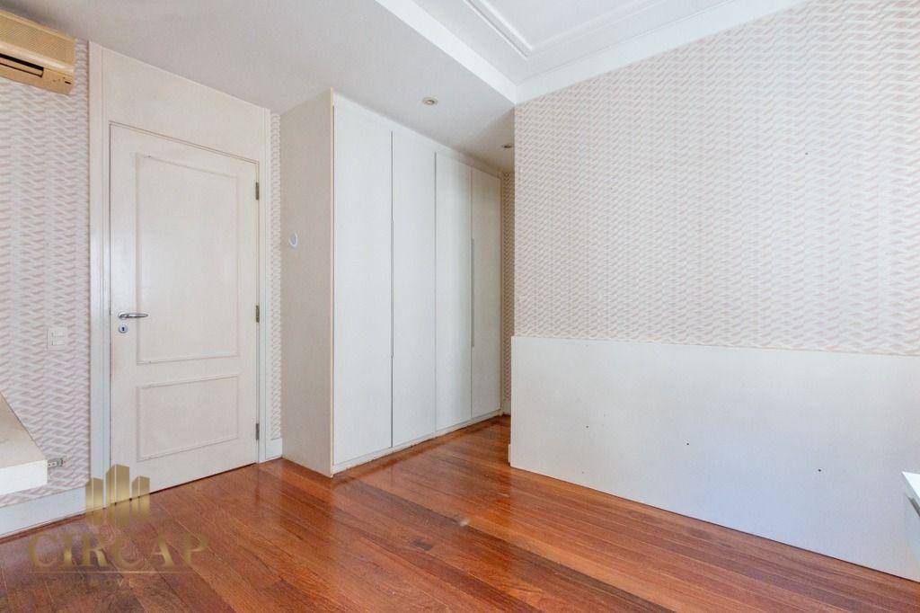 Apartamento à venda com 4 quartos, 211m² - Foto 15