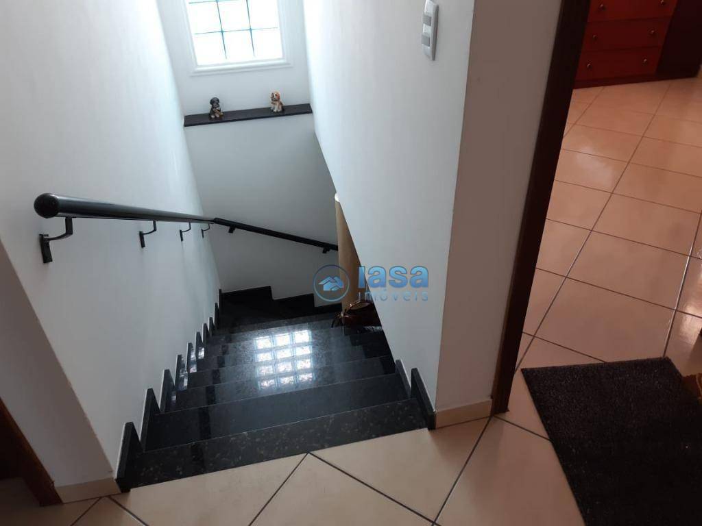 Sobrado à venda com 4 quartos, 300m² - Foto 31