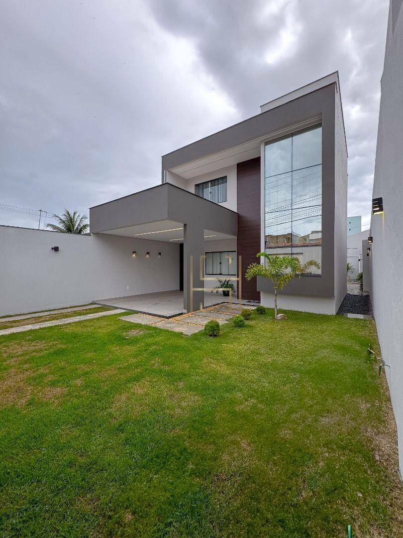 Casa à venda com 4 quartos, 250m² - Foto 1