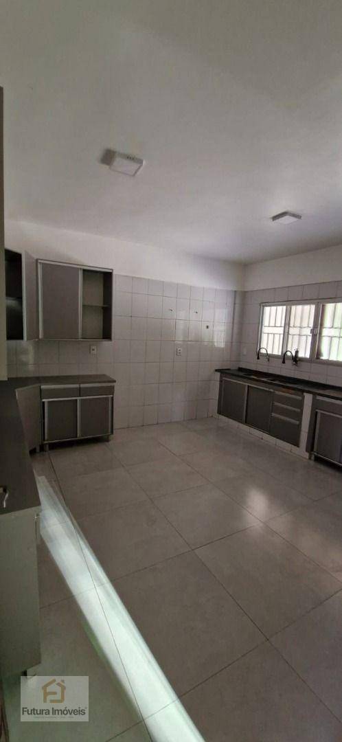 Casa, 4 quartos, 230 m² - Foto 5