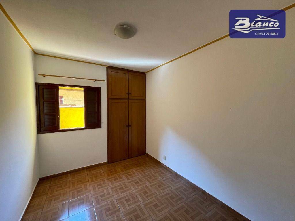 Casa para alugar com 3 quartos, 96m² - Foto 6