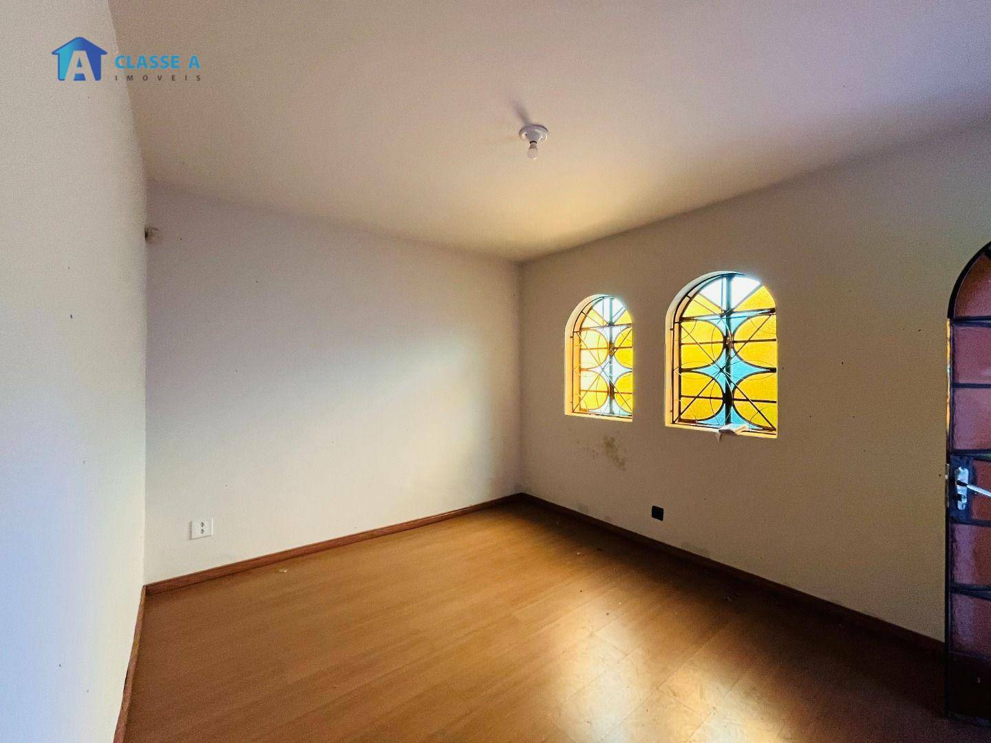 Casa à venda com 4 quartos, 171m² - Foto 14