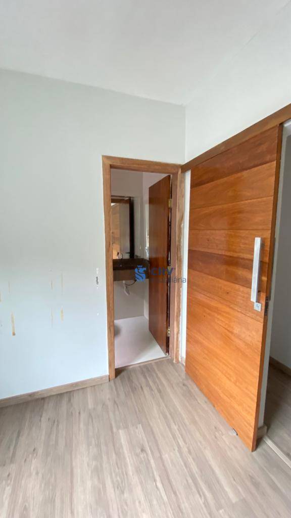 Casa à venda com 3 quartos, 140m² - Foto 4