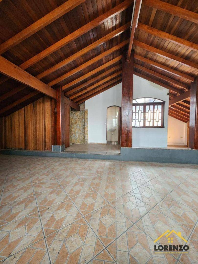 Sobrado à venda com 3 quartos, 354m² - Foto 1