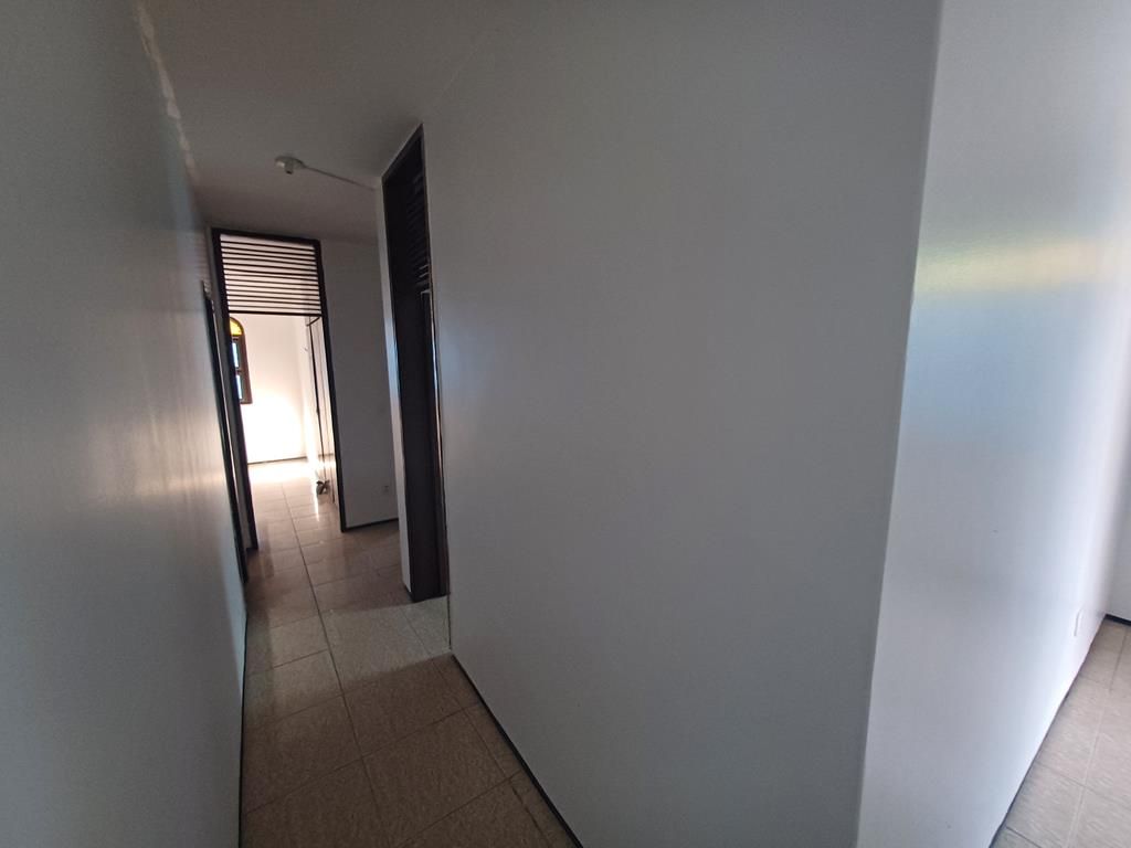 Casa para alugar com 4 quartos, 220m² - Foto 7