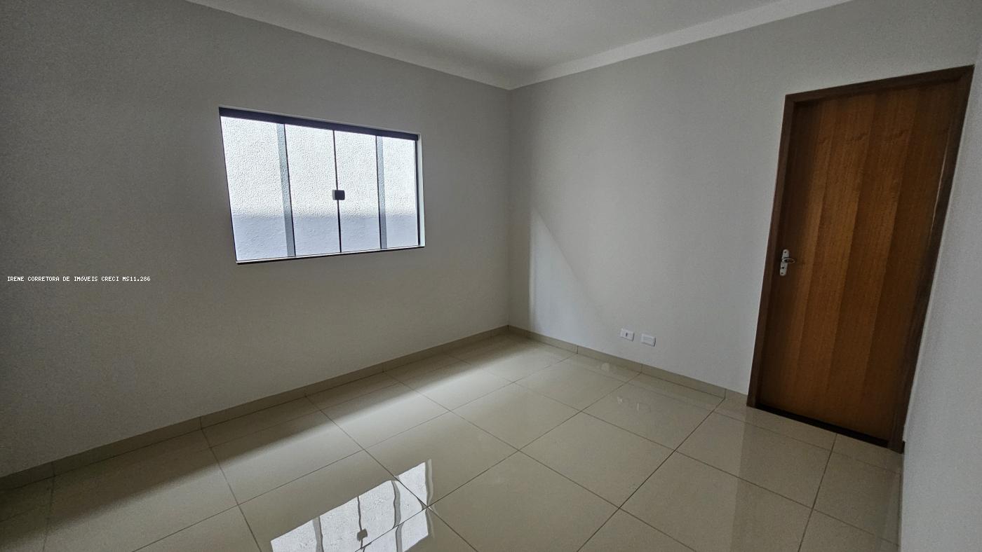 Casa à venda com 3 quartos, 180m² - Foto 4