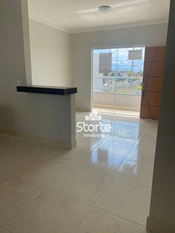 Apartamento à venda com 2 quartos, 65m² - Foto 2