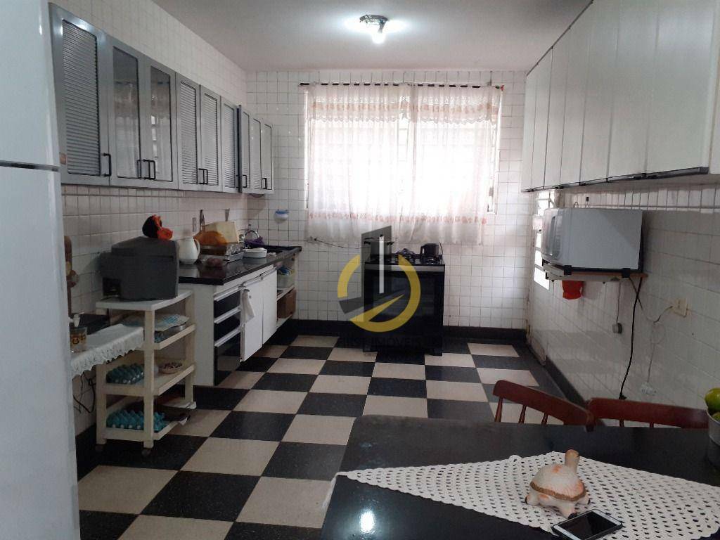 Sobrado à venda com 2 quartos, 250m² - Foto 17