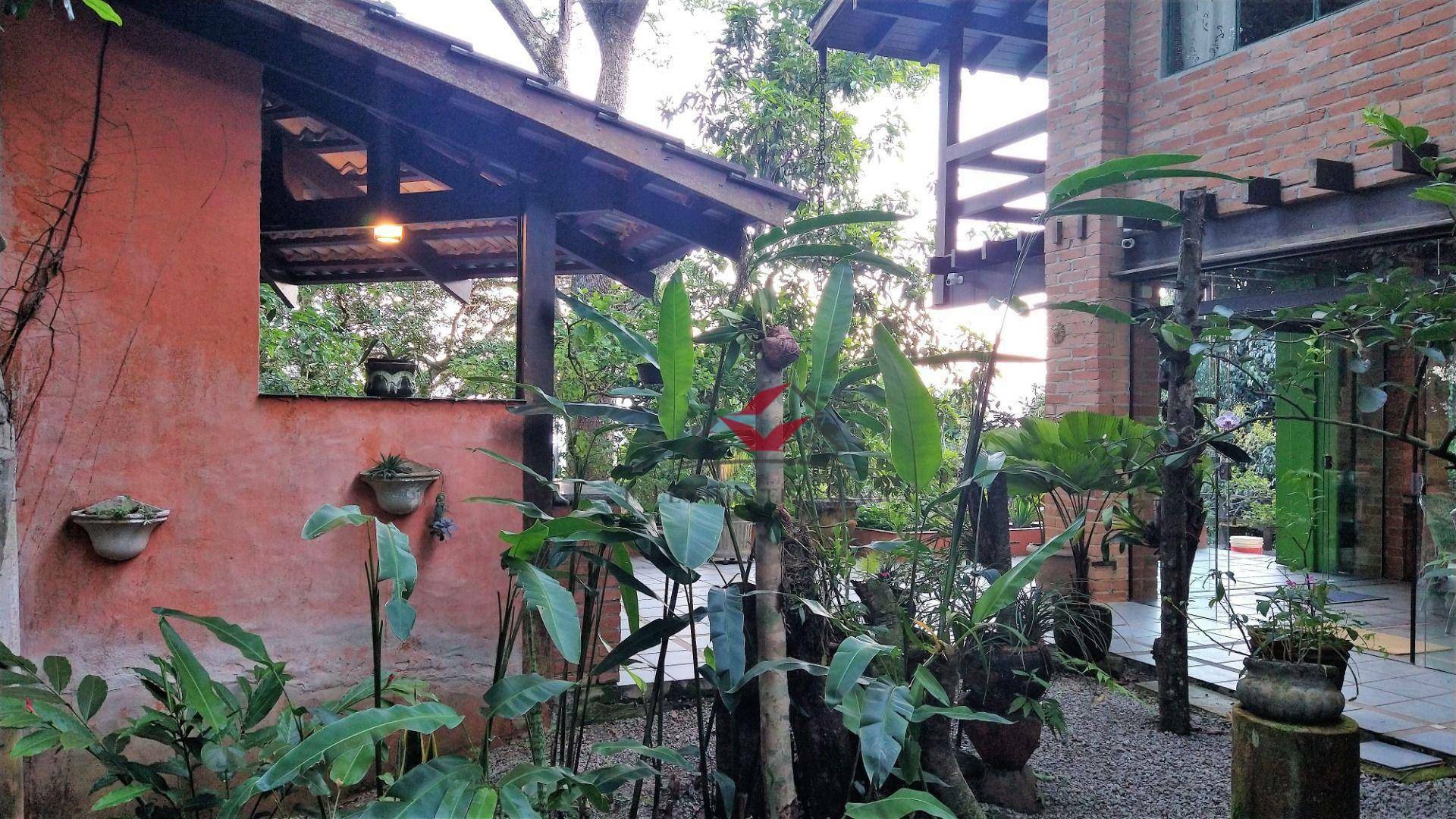 Casa de Condomínio à venda com 4 quartos, 300m² - Foto 4