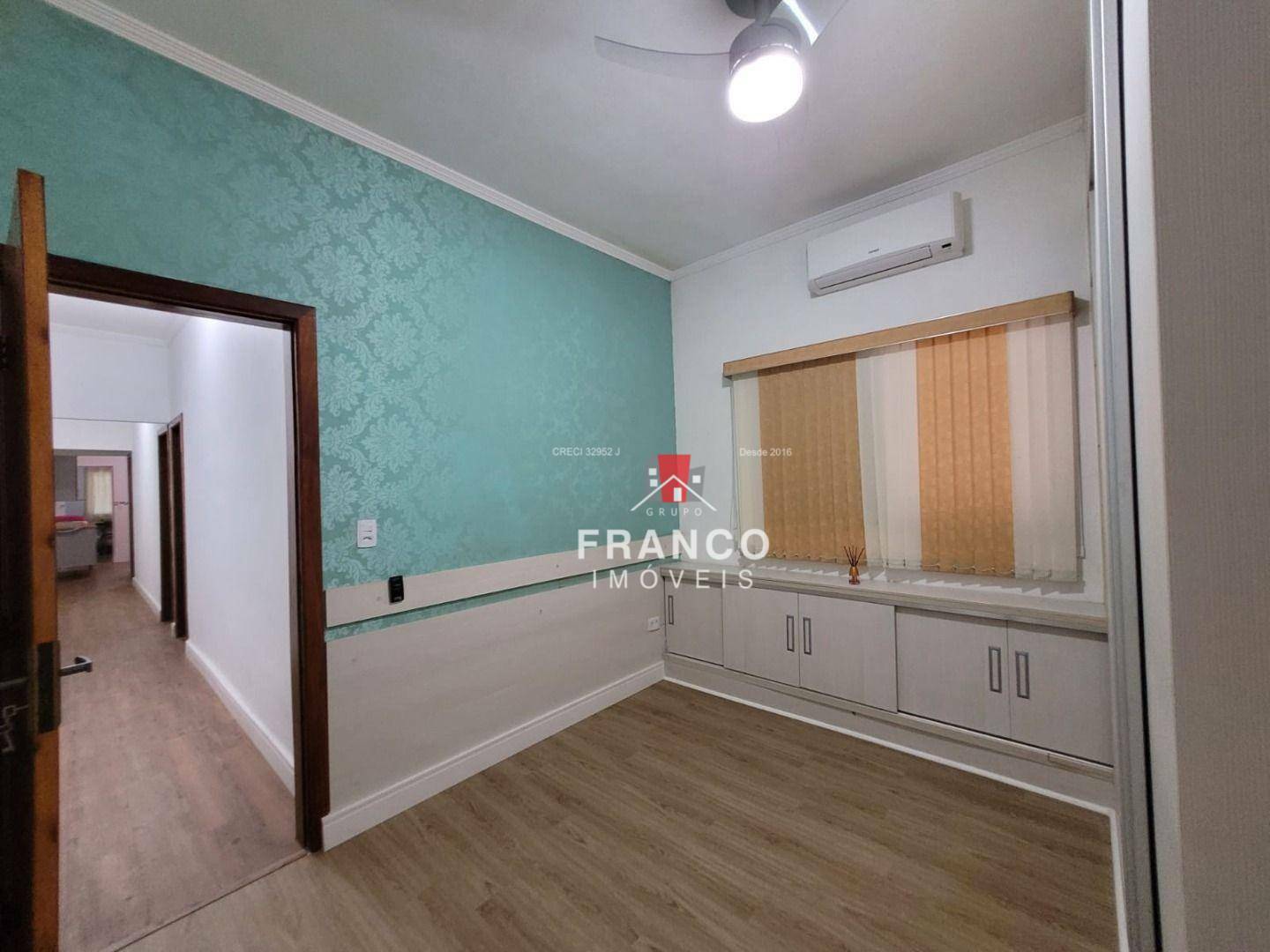 Casa à venda com 3 quartos, 120m² - Foto 14