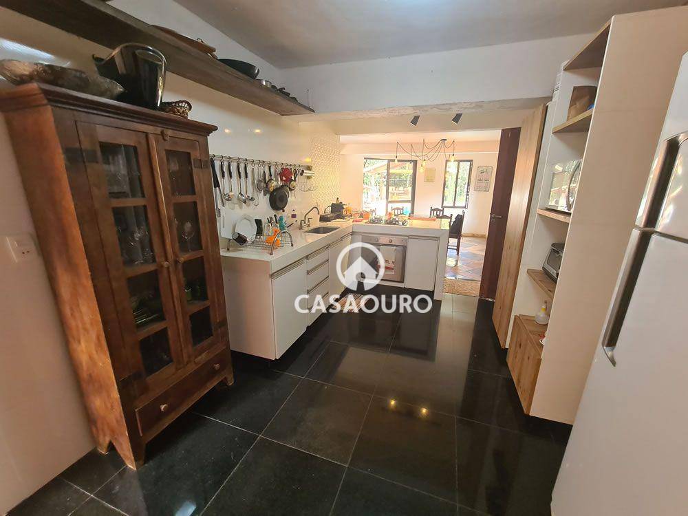 Casa de Condomínio à venda com 3 quartos, 350m² - Foto 11