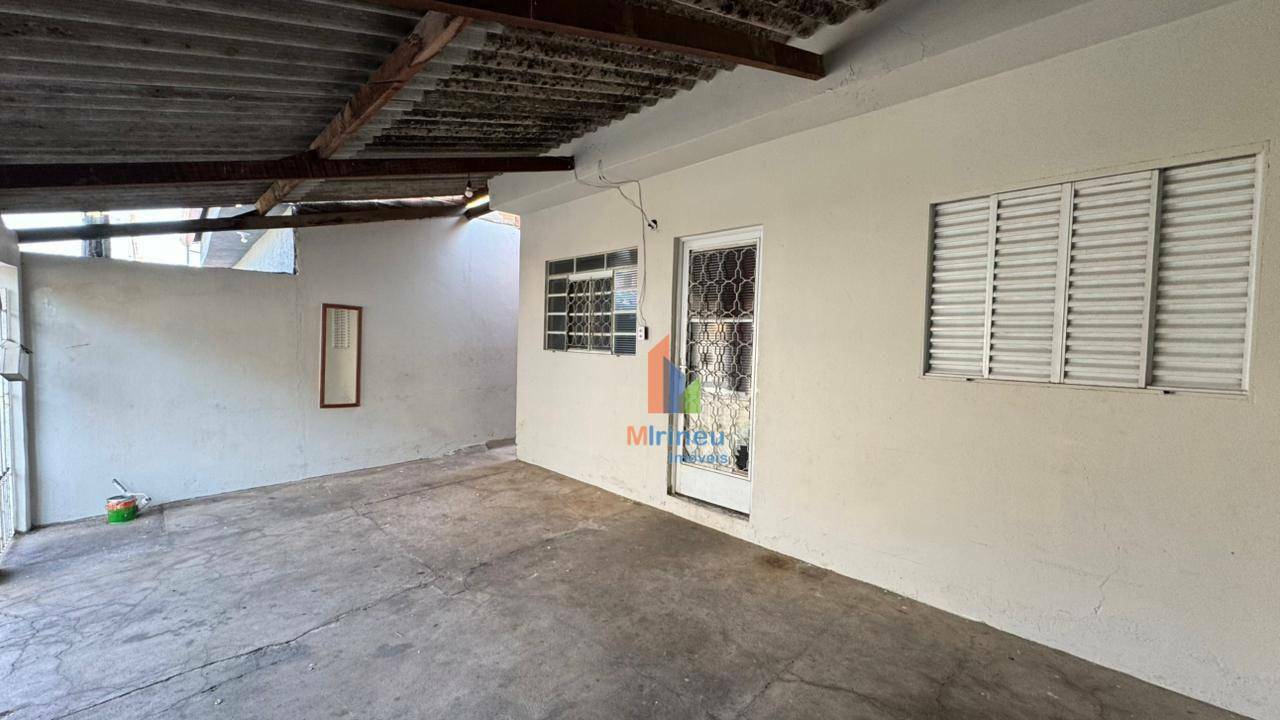 Casa para alugar com 2 quartos, 80m² - Foto 1