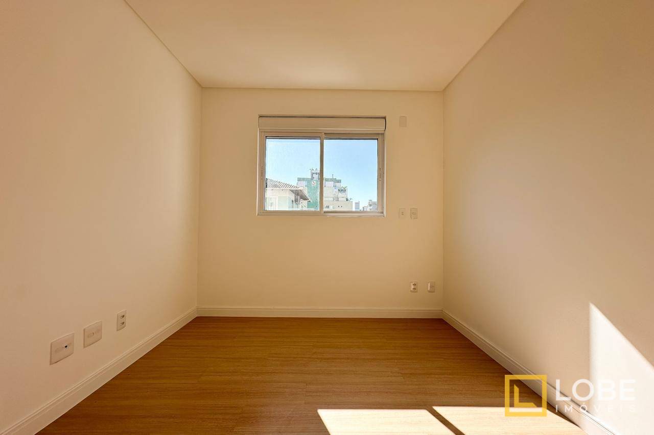 Apartamento à venda com 3 quartos, 121m² - Foto 6