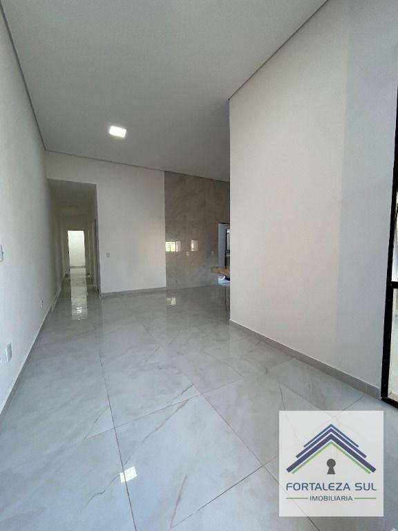 Casa à venda com 2 quartos, 82m² - Foto 6