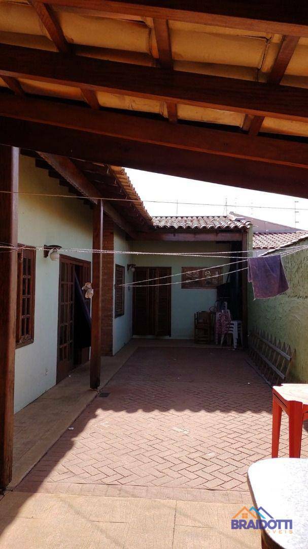 Casa à venda com 2 quartos, 105m² - Foto 4