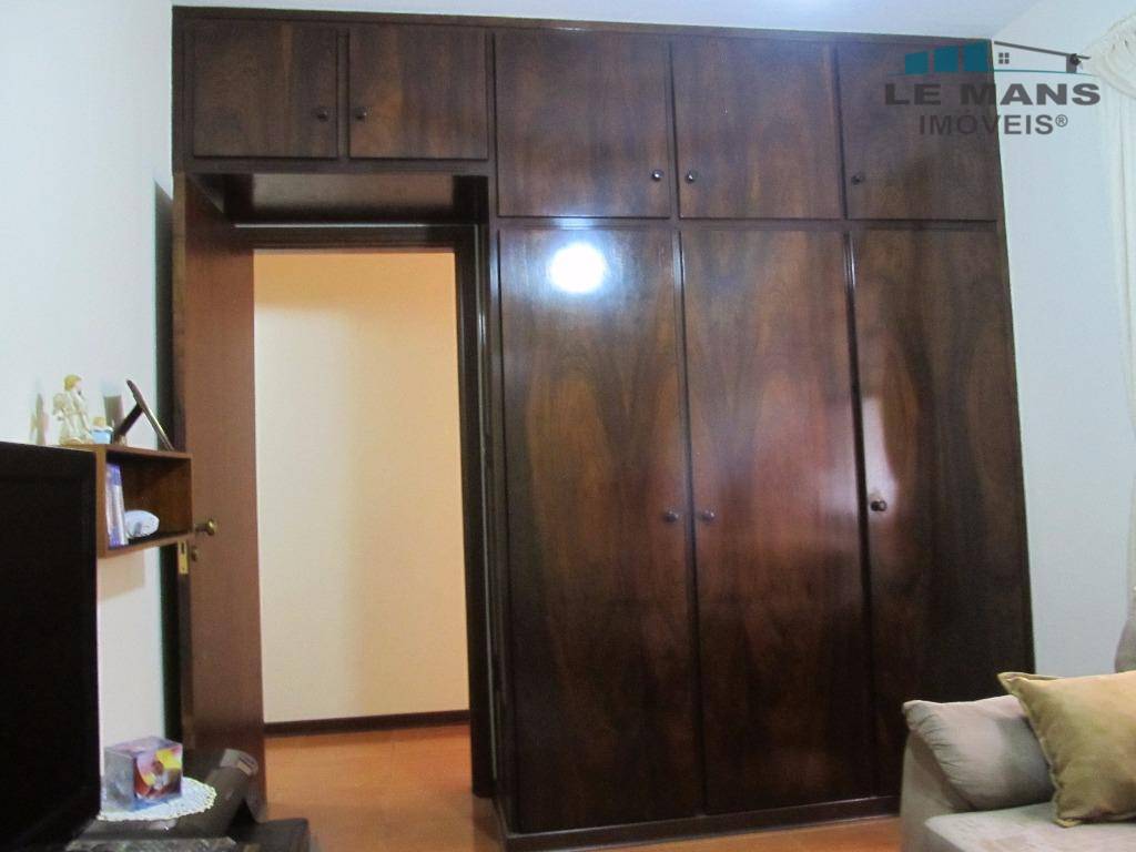 Casa à venda com 4 quartos, 380m² - Foto 42