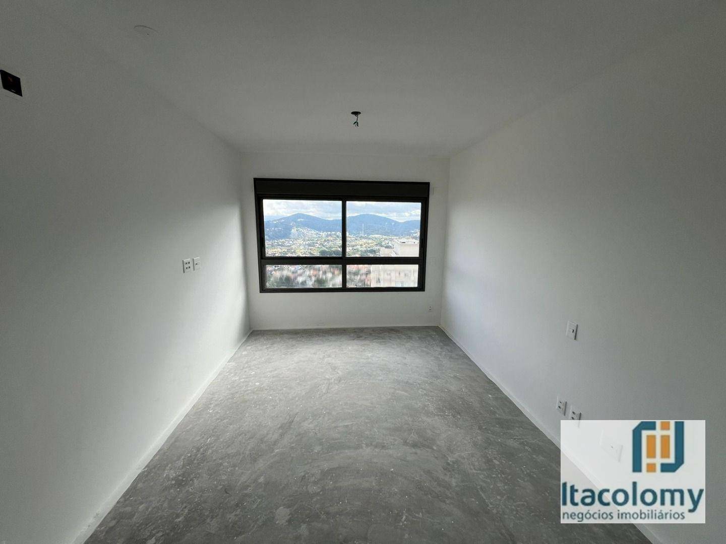 Apartamento à venda com 3 quartos, 180m² - Foto 4